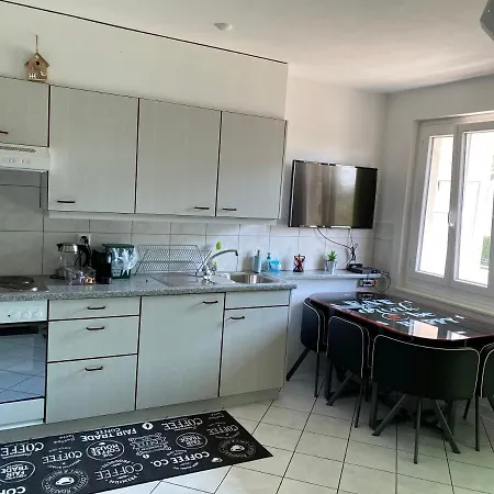 Great 3 Minutes From Lake - Self Check In Apartment