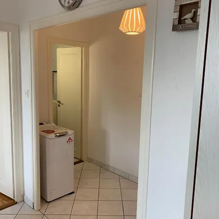 Great 3 Minutes From Lake - Self Check In Apartment